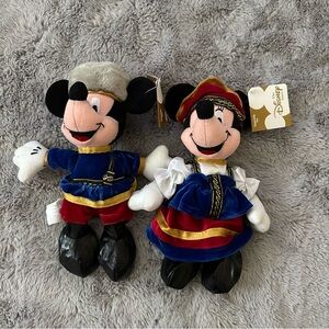 NWT Vintage Disney Beanie Baby Globe Trotting Russian Minnie and Mickey set